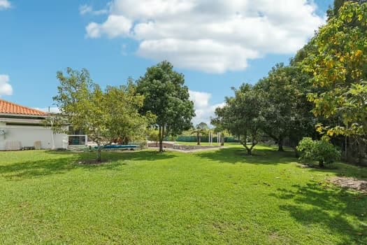 Pet-friendly monthly rental West Palm Beach - fenced yard